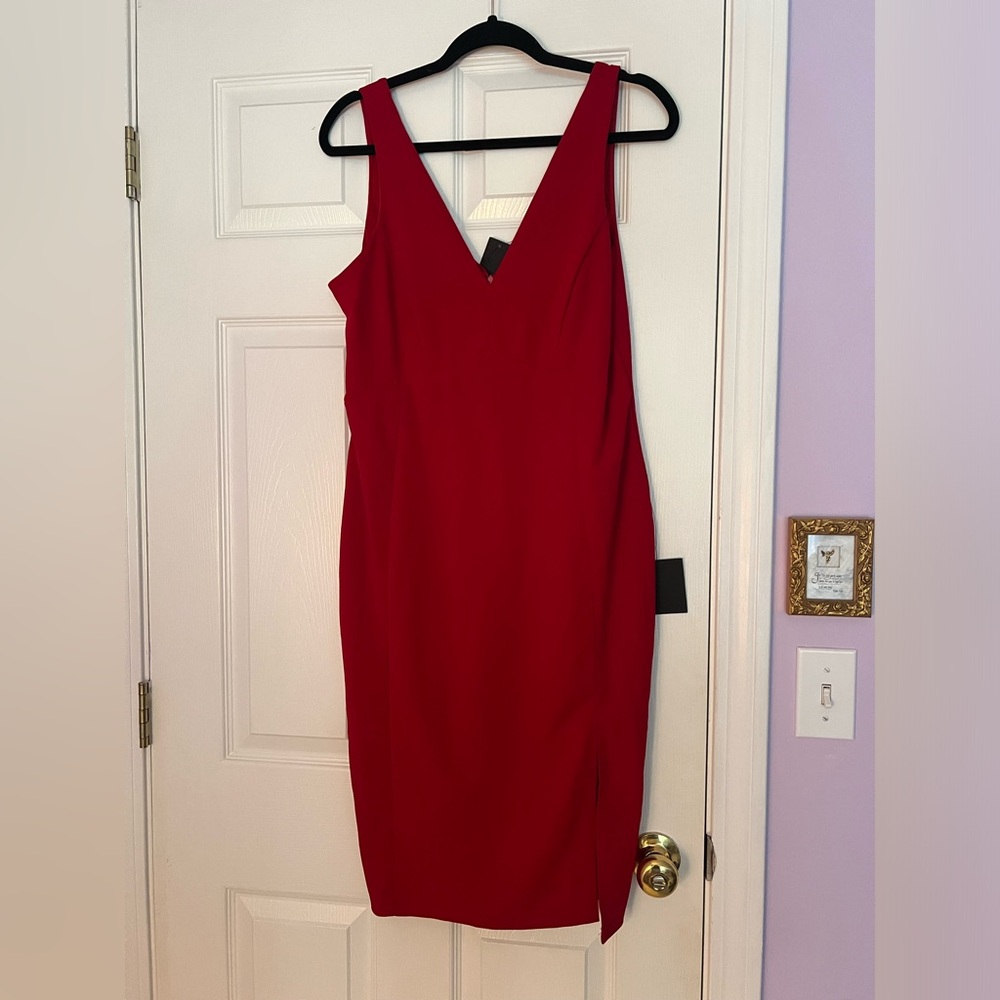 NWT red v-neck Lulu’s cocktail dress